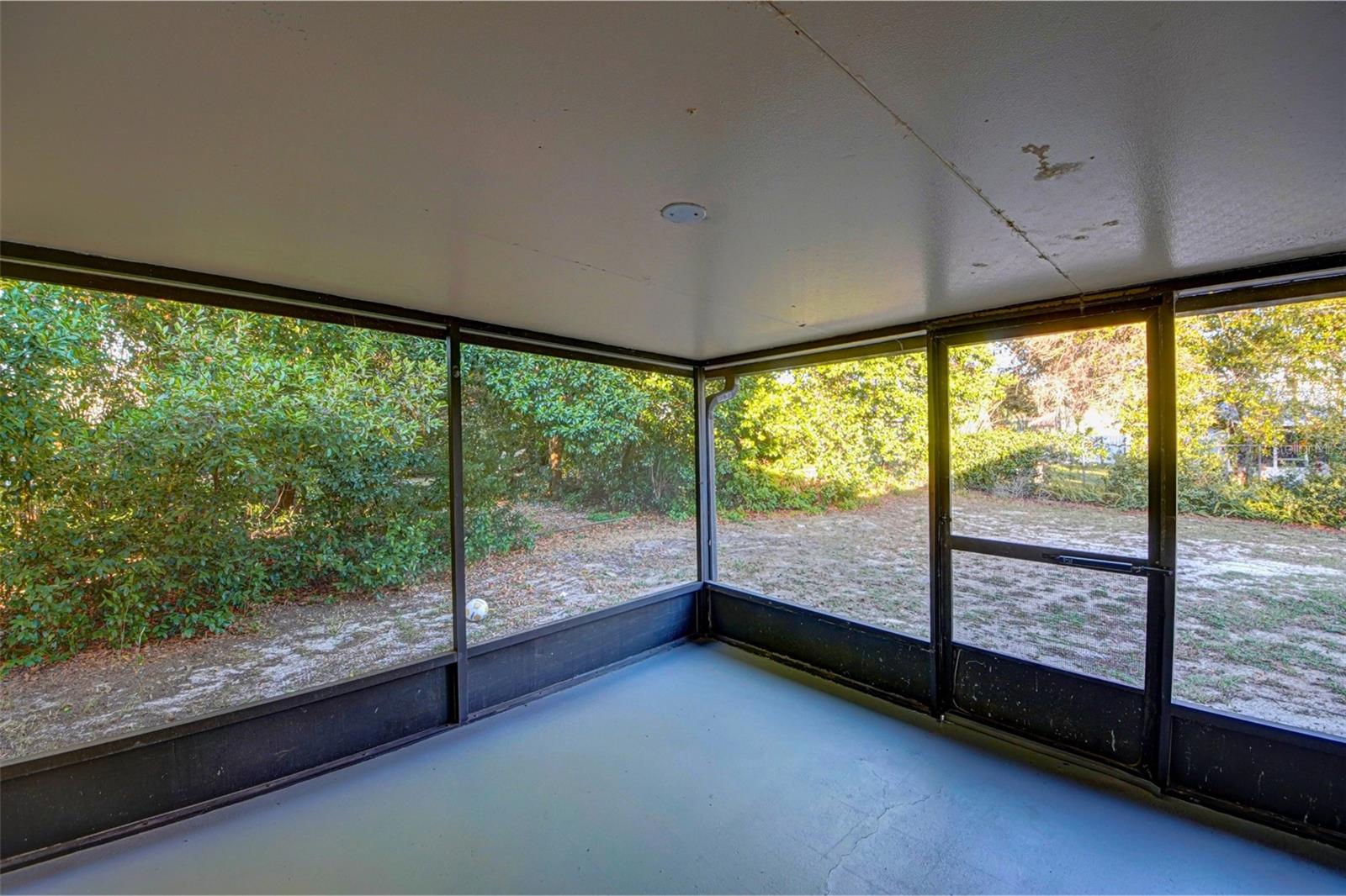 Image 22 of 35 For 1431 Quintara Avenue