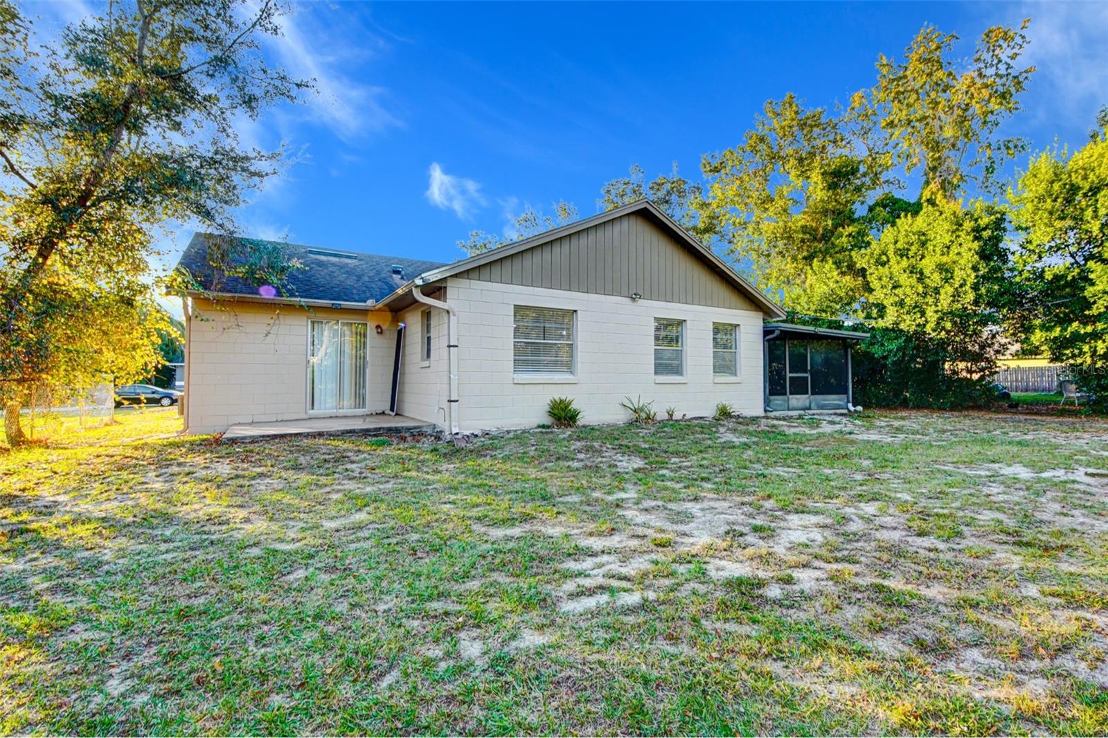 Image 23 of 35 For 1431 Quintara Avenue