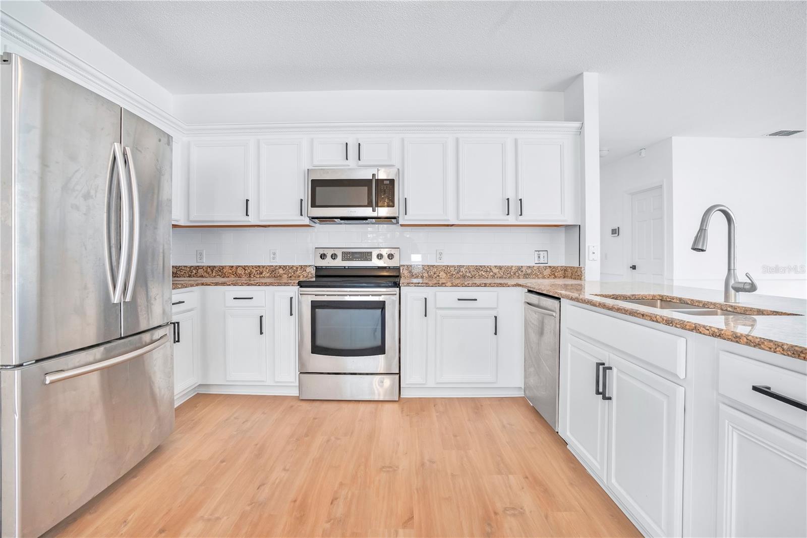 Image 11 of 38 For 444 Acacia Tree Way