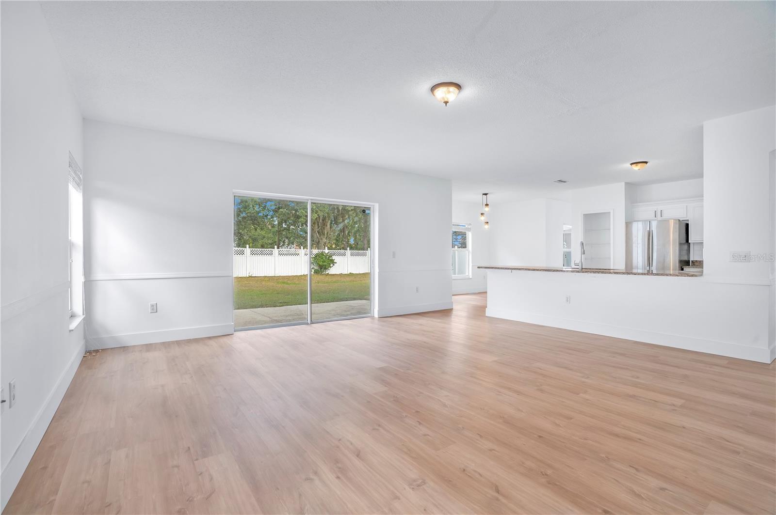 Image 14 of 38 For 444 Acacia Tree Way