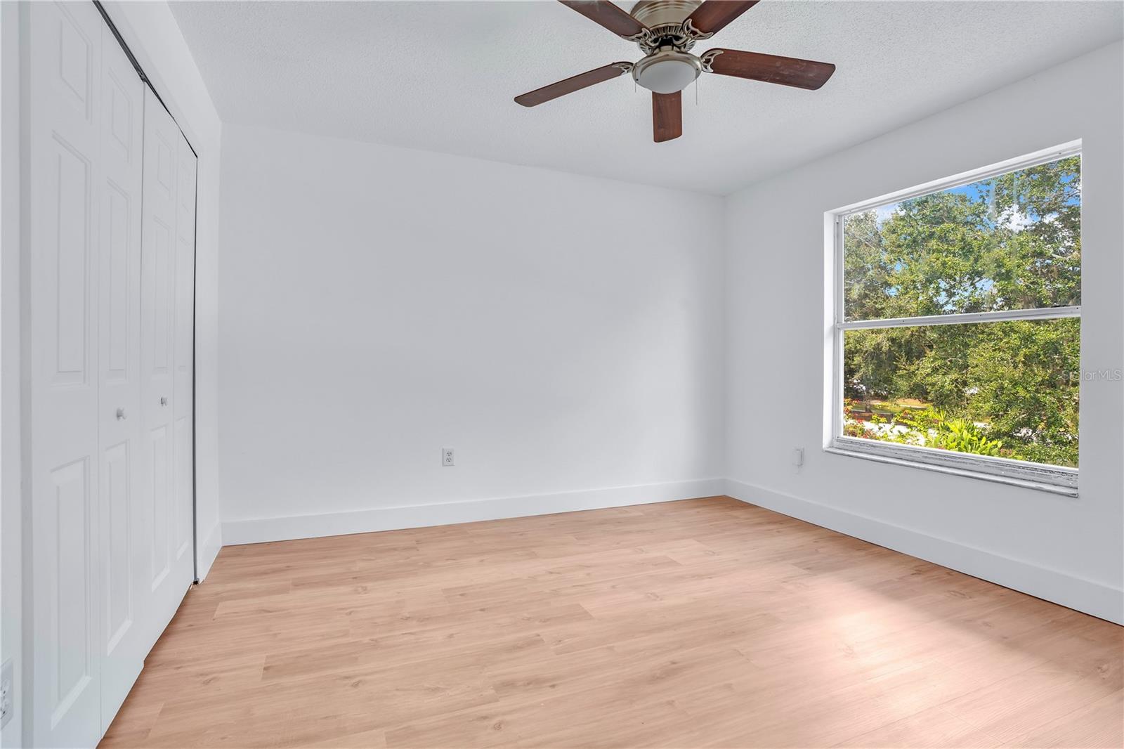 Image 27 of 38 For 444 Acacia Tree Way