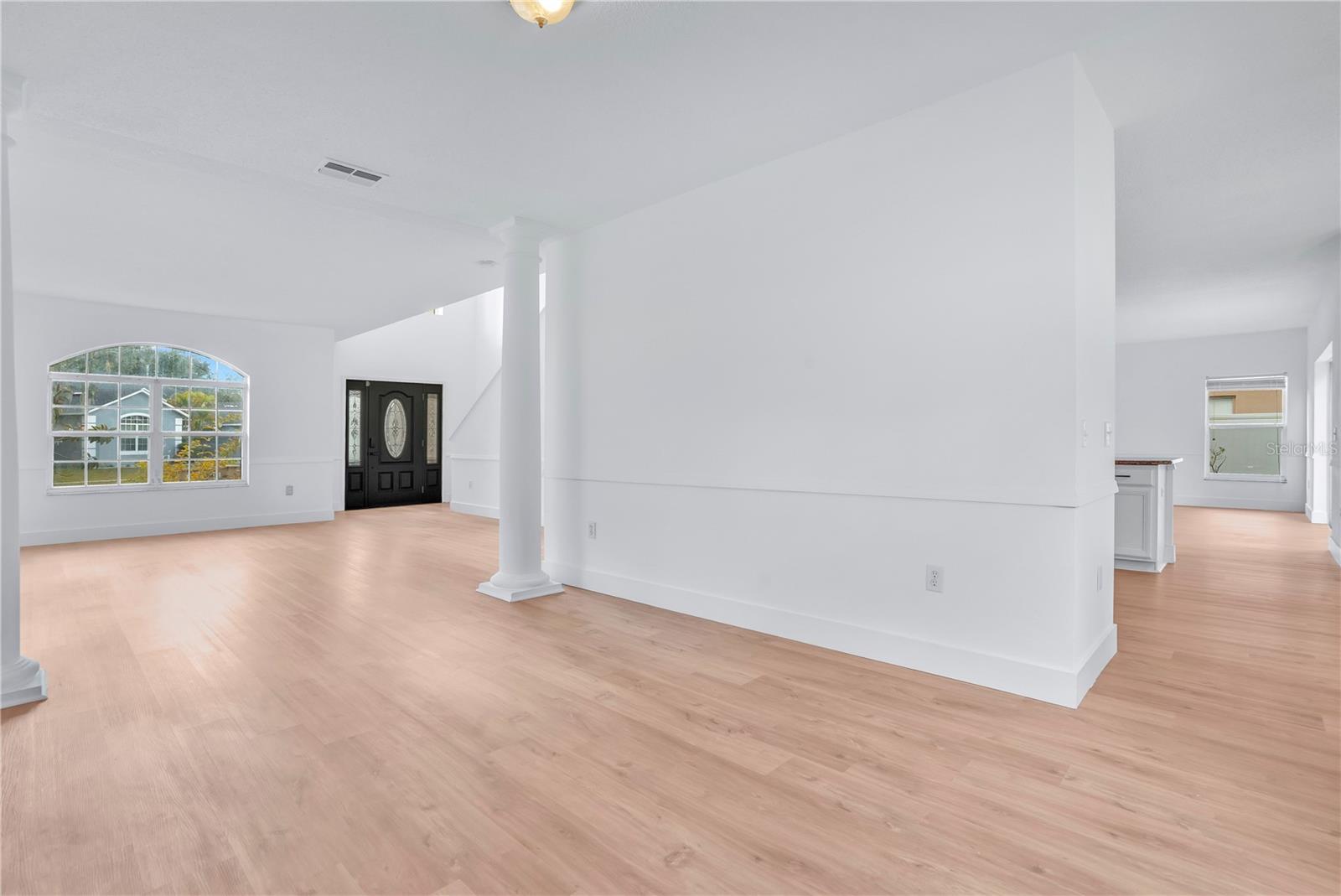 Image 6 of 38 For 444 Acacia Tree Way