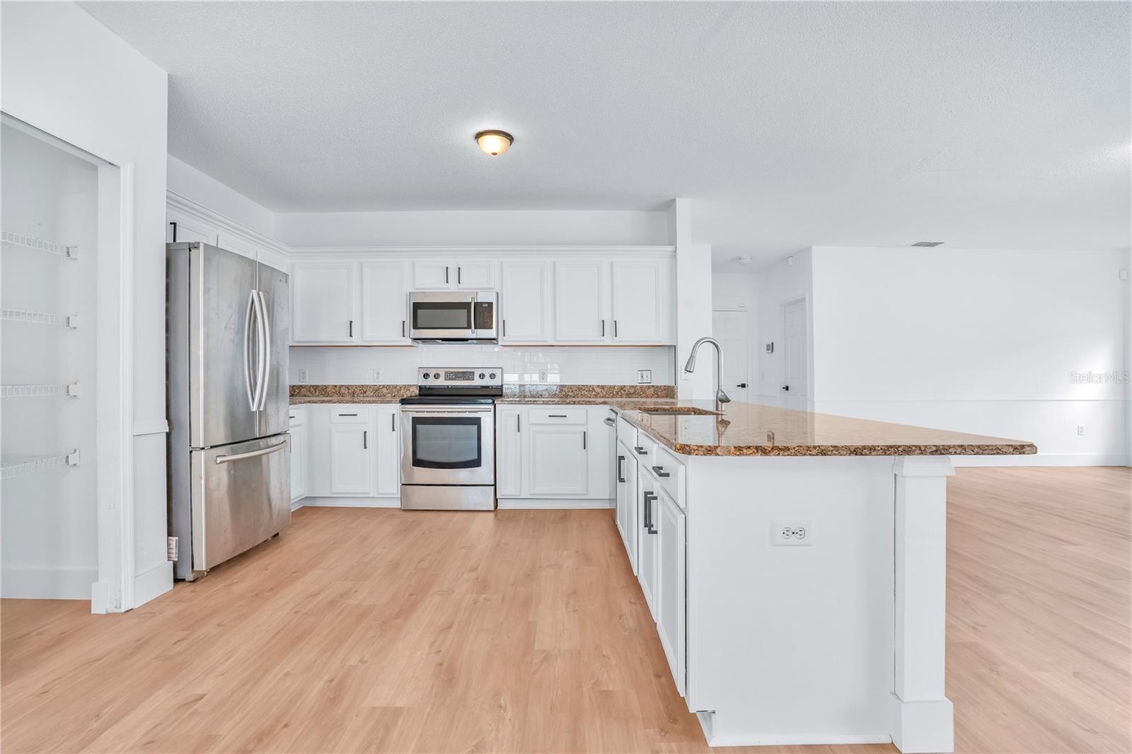 Image 9 of 38 For 444 Acacia Tree Way