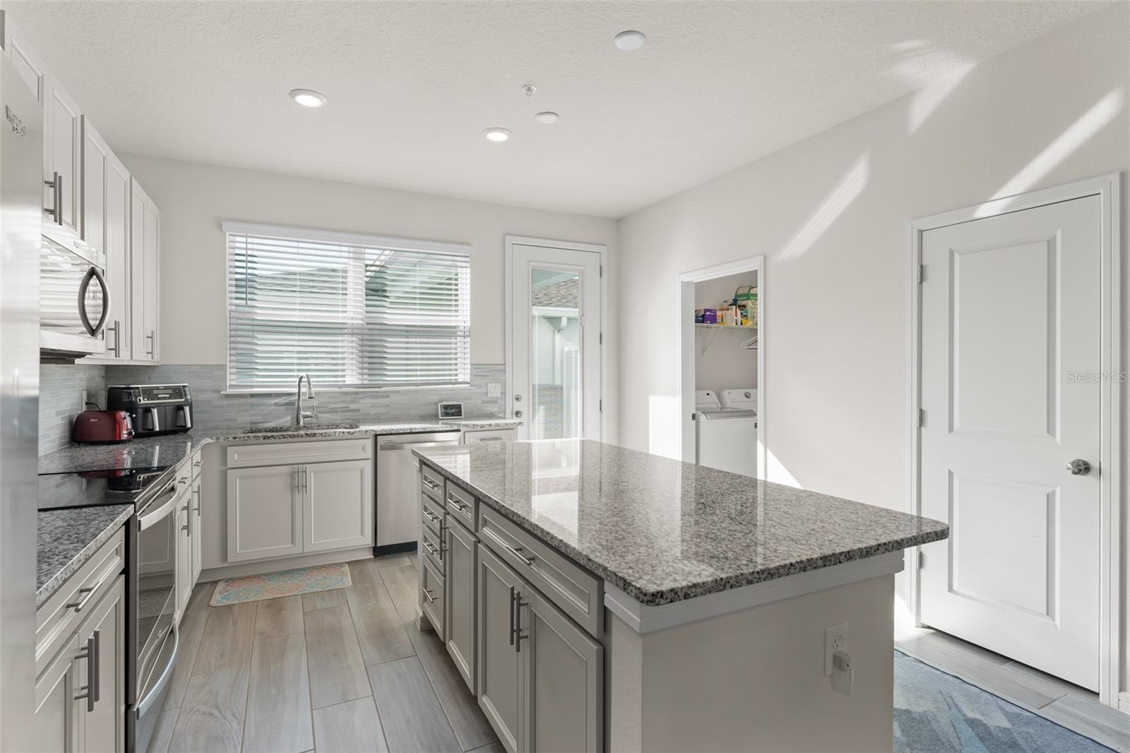 Image 10 of 46 For 10438 Folly Beach Road