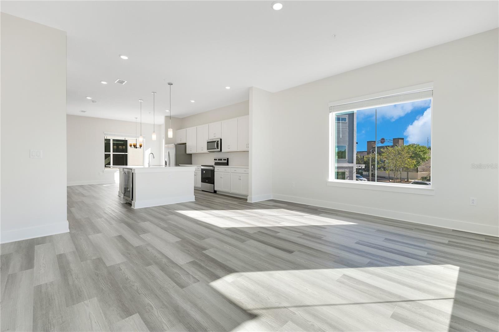 Image 14 of 36 For 320 Center Lake Lane