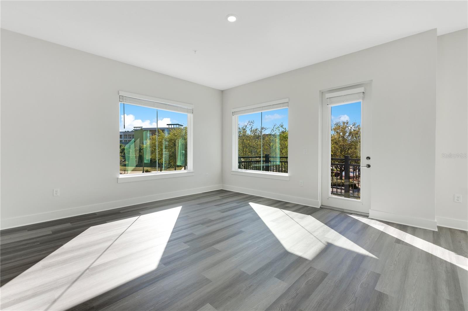 Image 15 of 36 For 320 Center Lake Lane