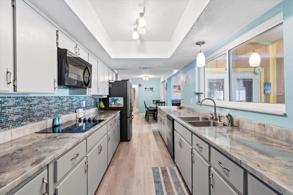 Image 21 of 67 For 714 Kristina Court