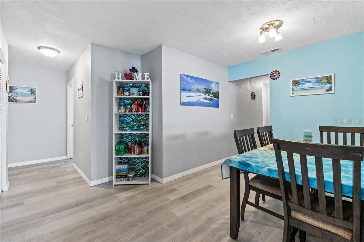 Image 26 of 67 For 714 Kristina Court