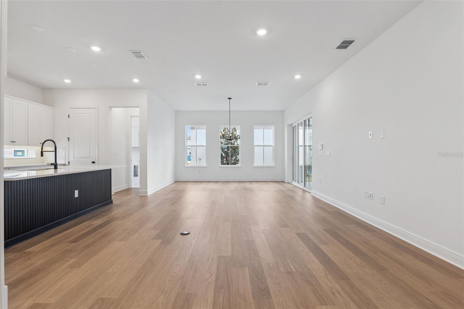 Image 11 of 35 For 10272 Fiddley Alley