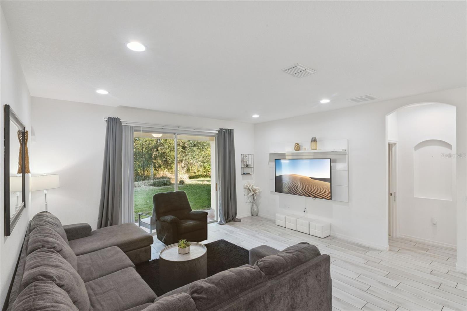 Image 10 of 35 For 2339 Jernigan Loop