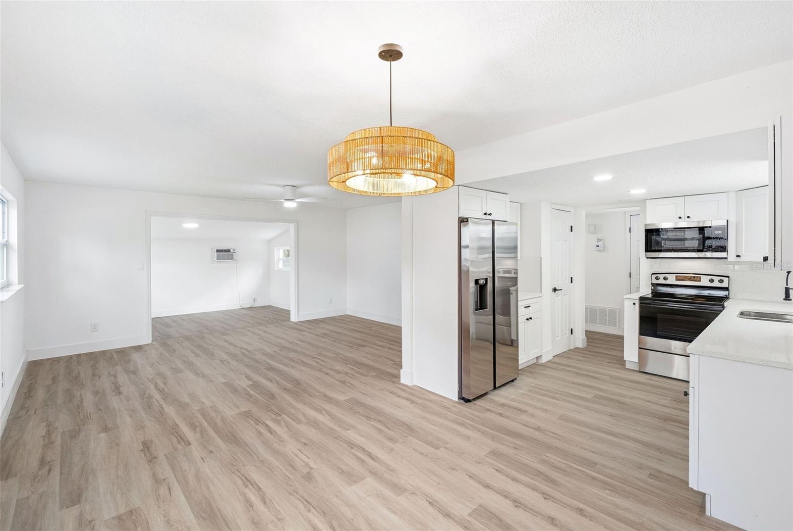 Image 7 of 17 For 708 Ixora Avenue