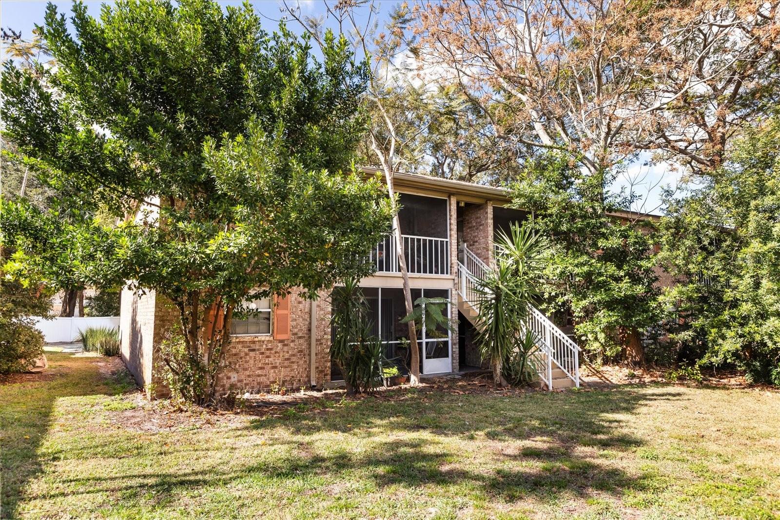 Image 14 of 16 For 508 Banyon Tree Circle 202