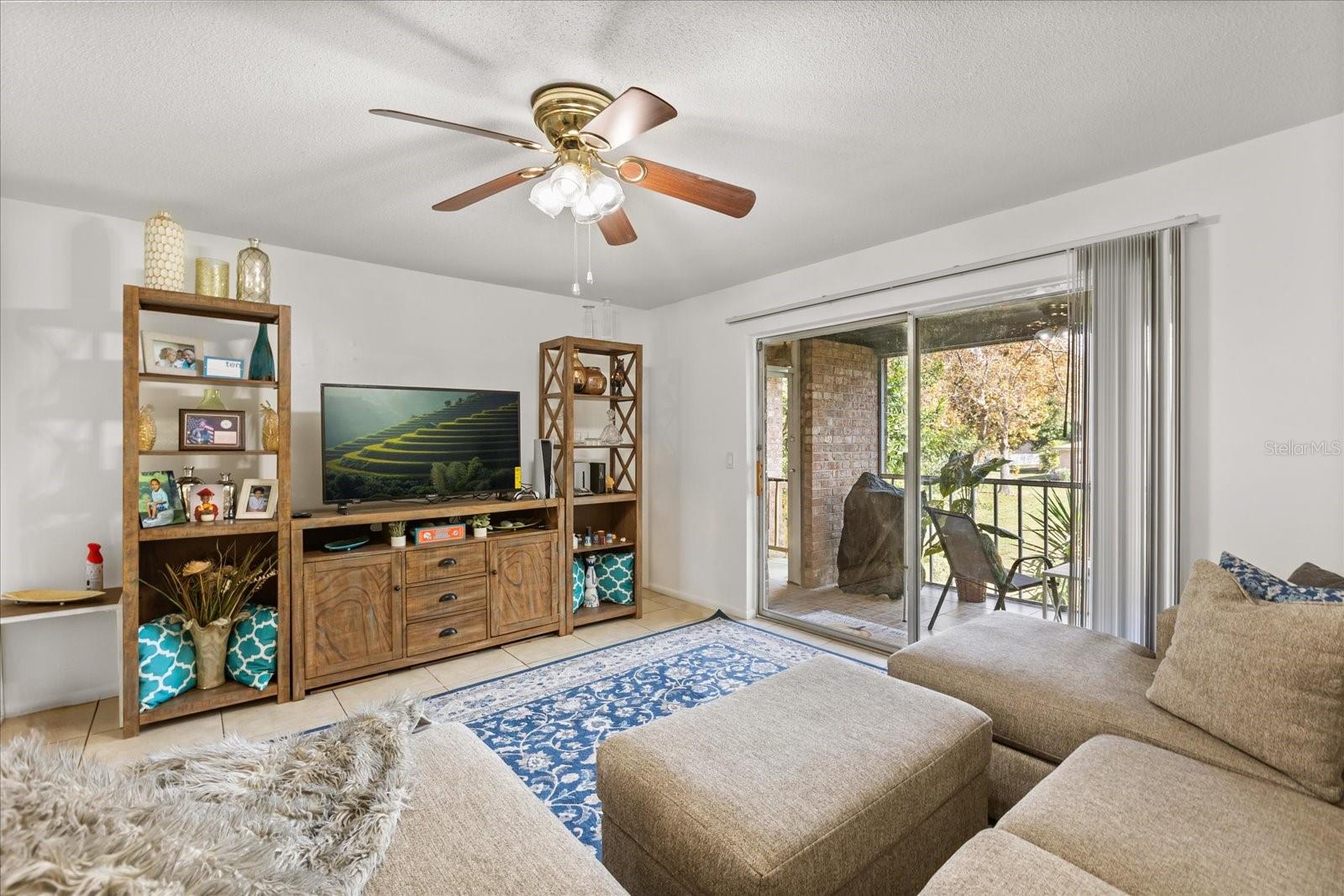 Image 3 of 16 For 508 Banyon Tree Circle 202