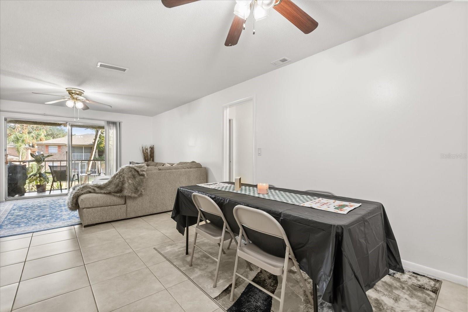 Image 7 of 16 For 508 Banyon Tree Circle 202