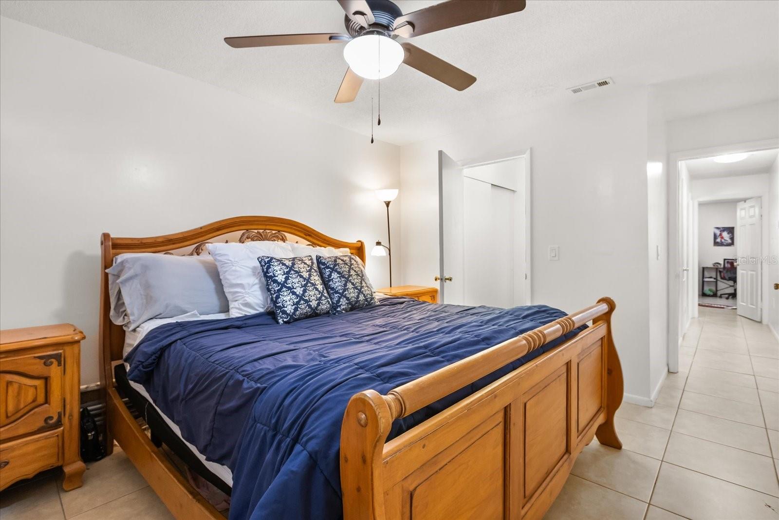 Image 9 of 16 For 508 Banyon Tree Circle 202