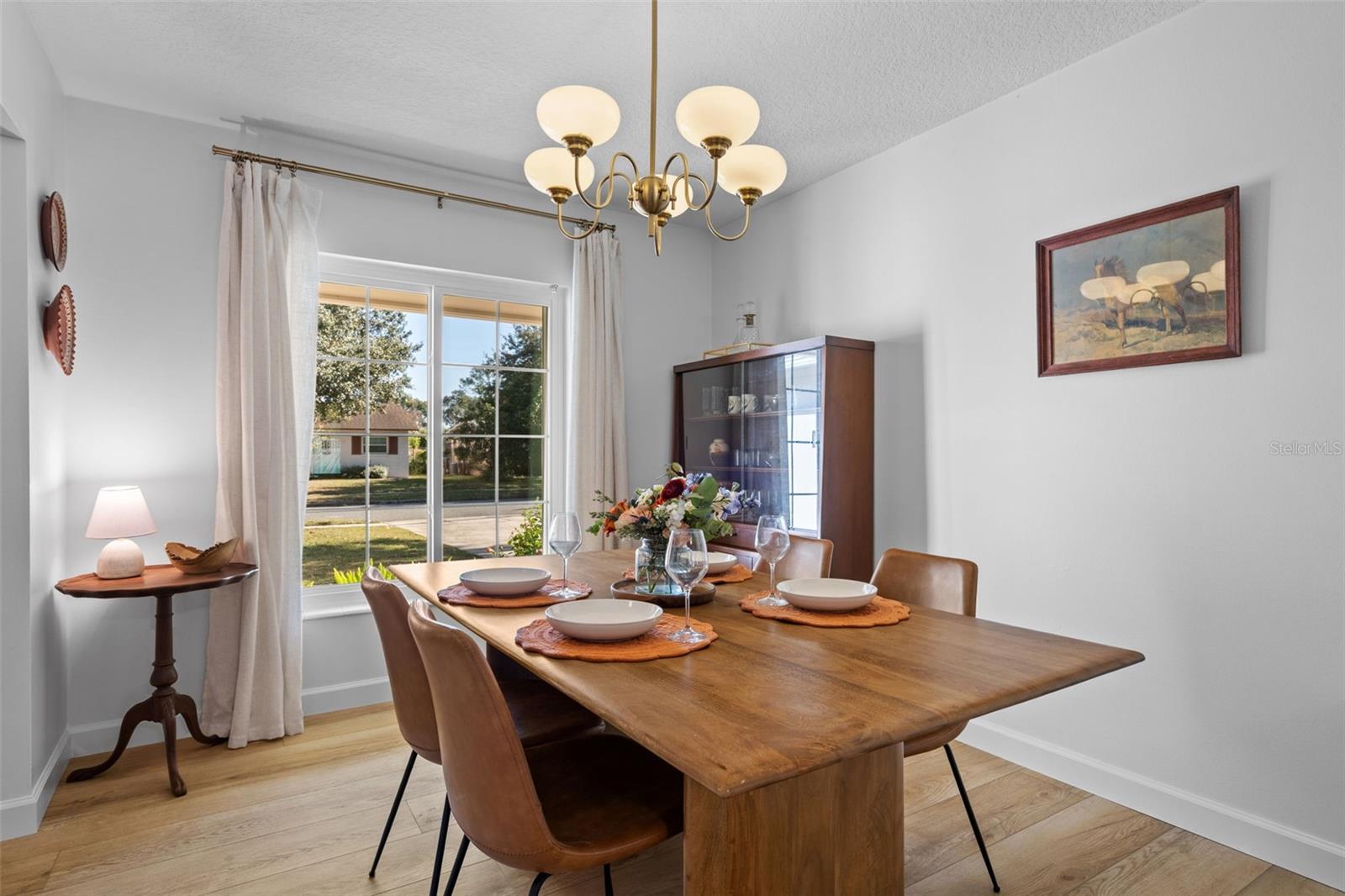 Image 11 of 53 For 513 Cornwall Road