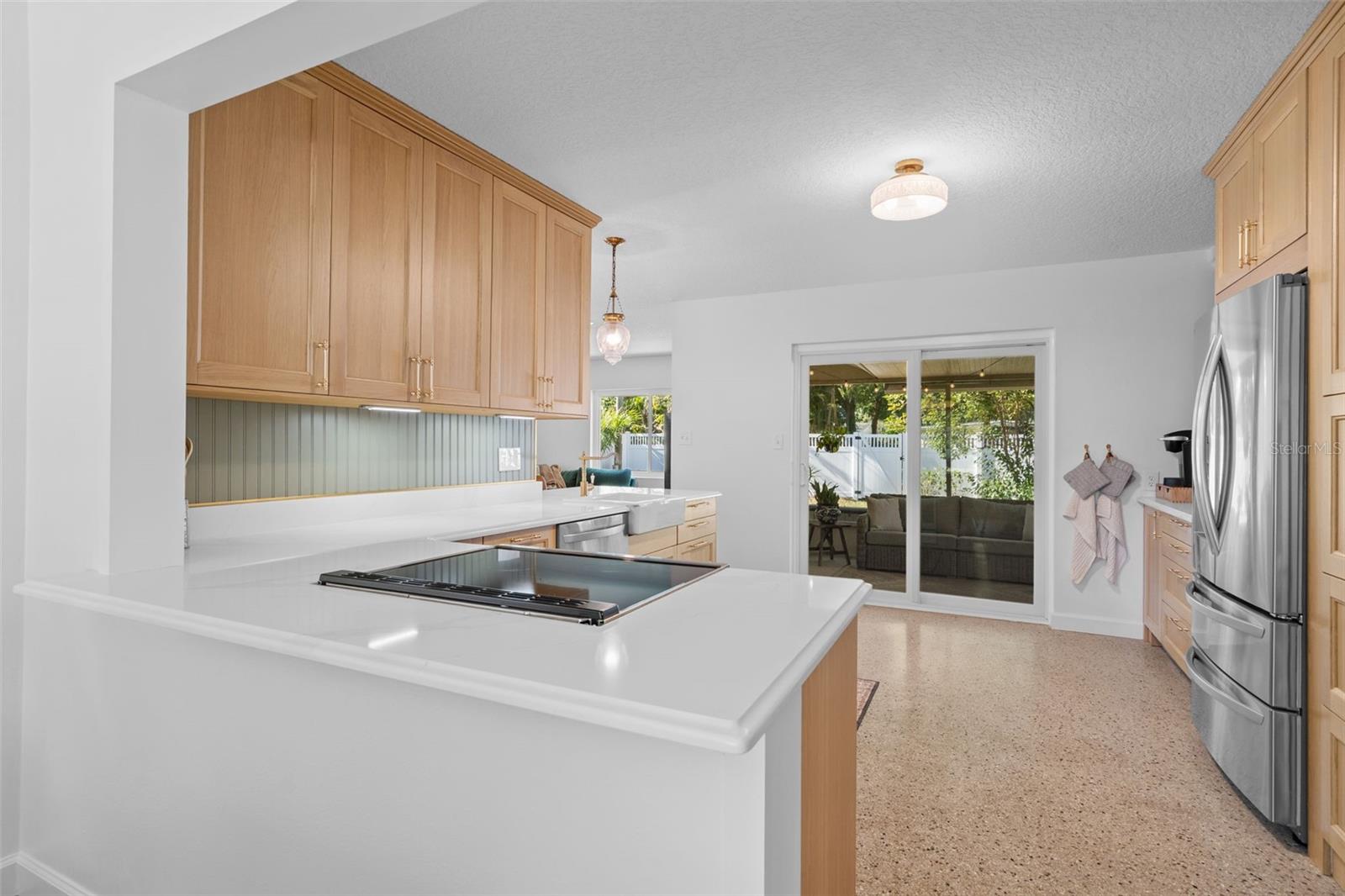 Image 13 of 53 For 513 Cornwall Road