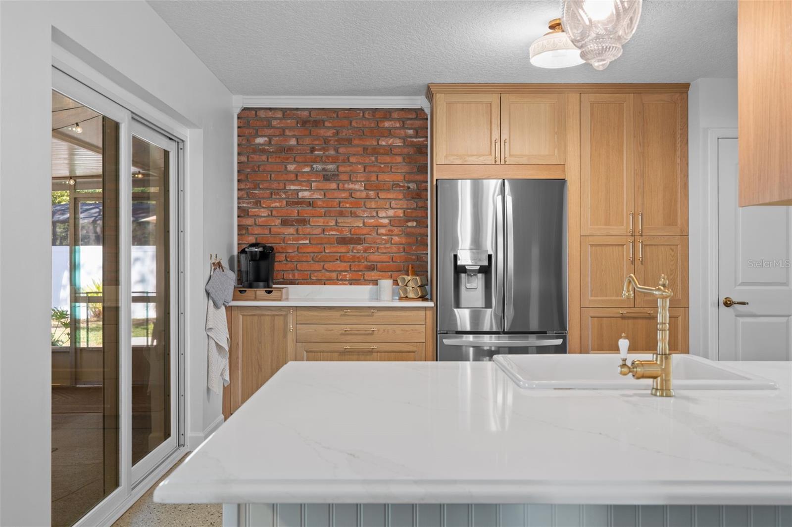 Image 18 of 53 For 513 Cornwall Road