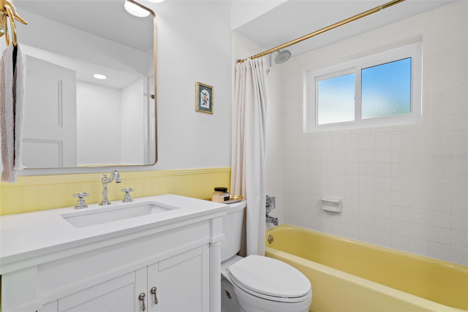 Image 30 of 53 For 513 Cornwall Road