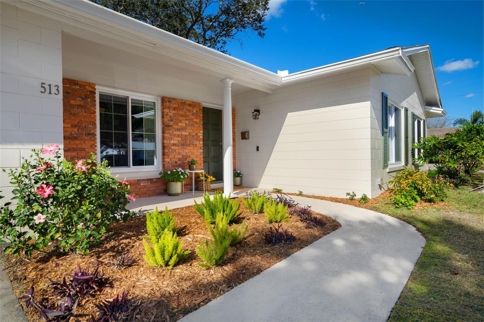 Image 7 of 53 For 513 Cornwall Road