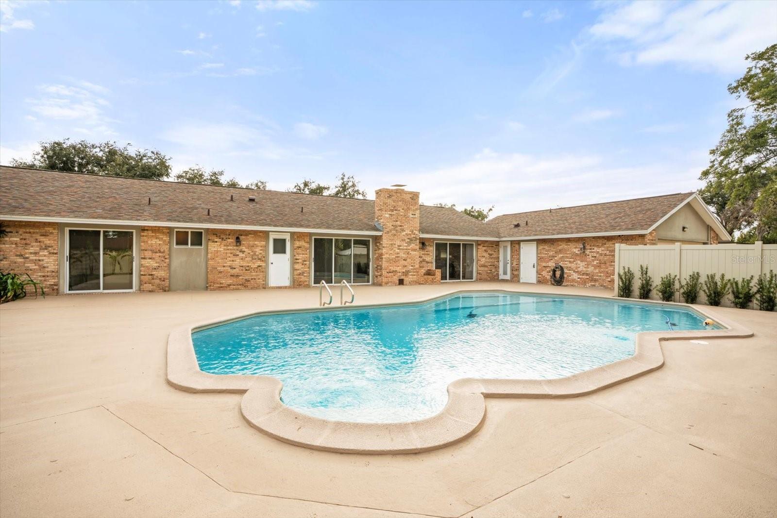 Image 2 of 47 For 104 Valencia Loop