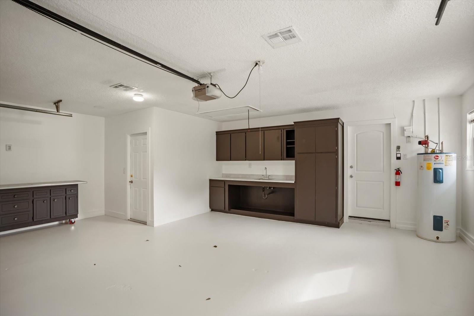 Image 36 of 47 For 104 Valencia Loop