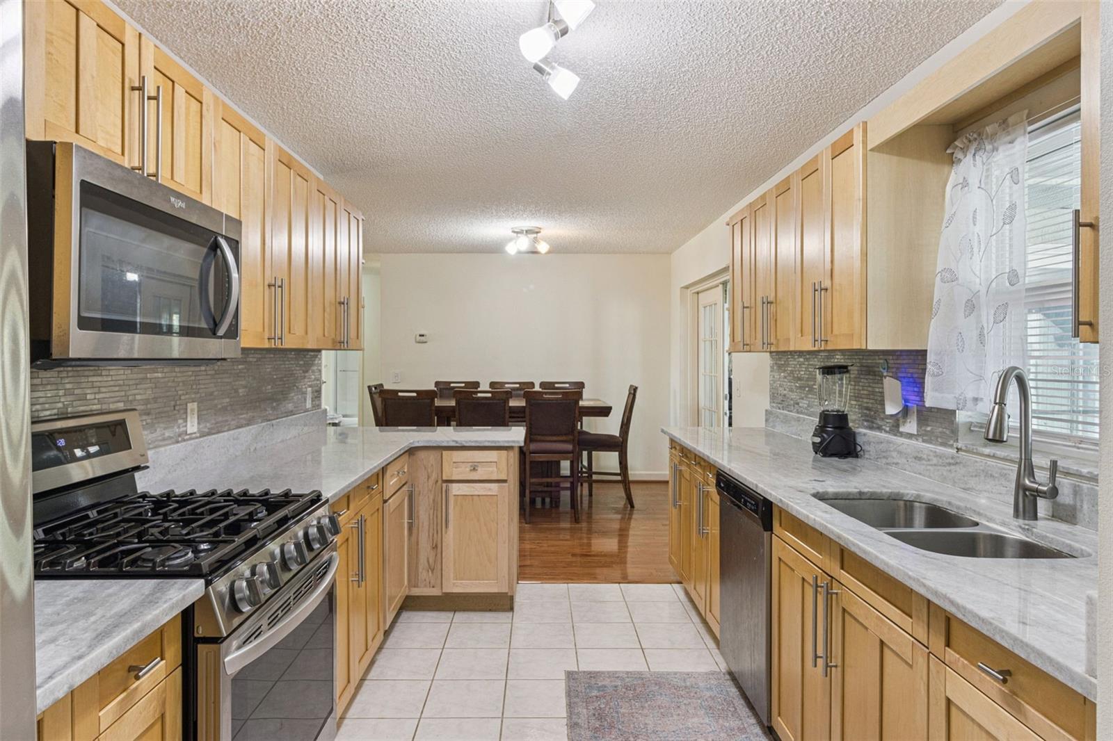 Image 8 of 25 For 8975 Cypresswood Drive