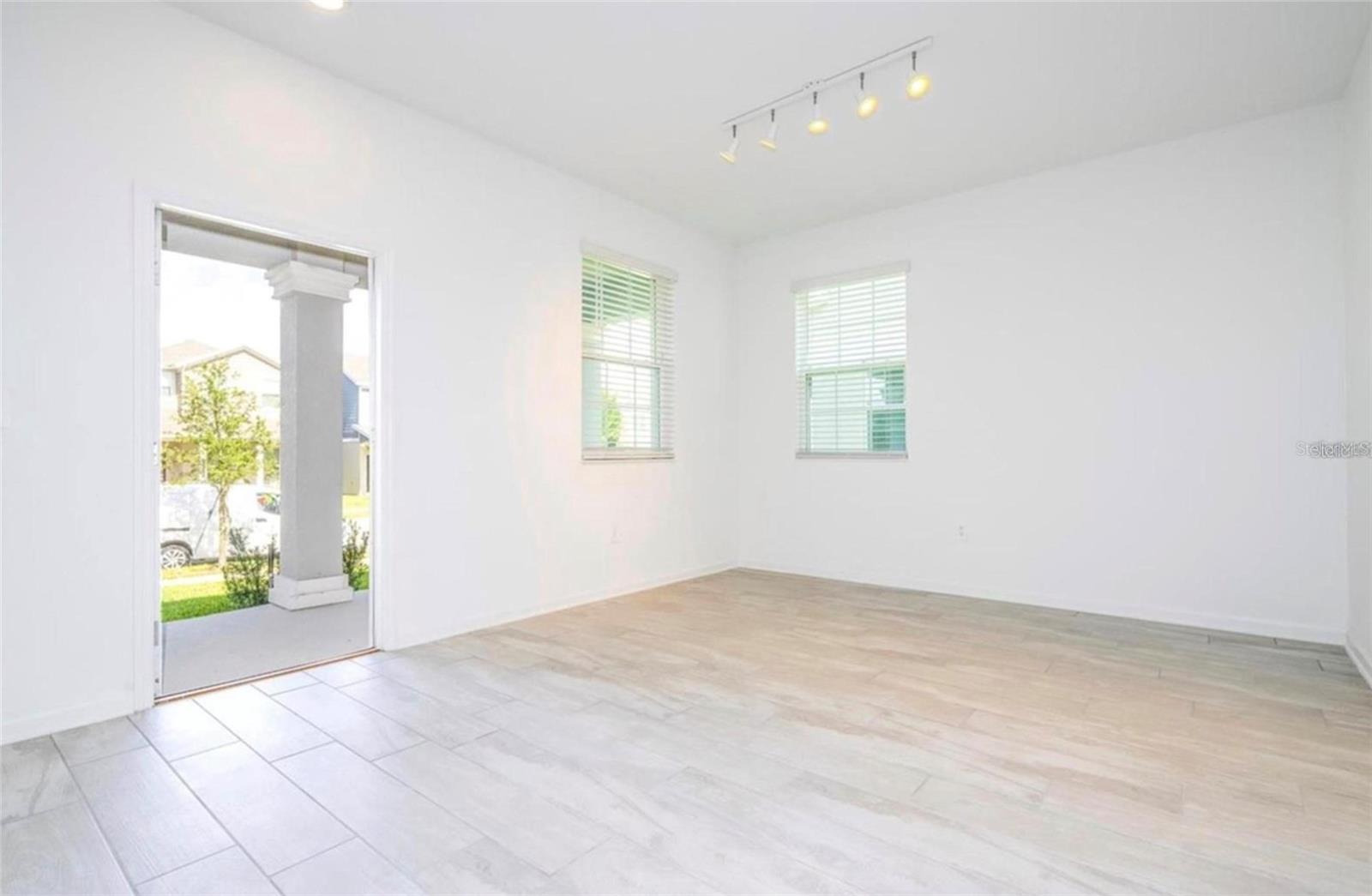 Image 13 of 31 For 13890 Title Way