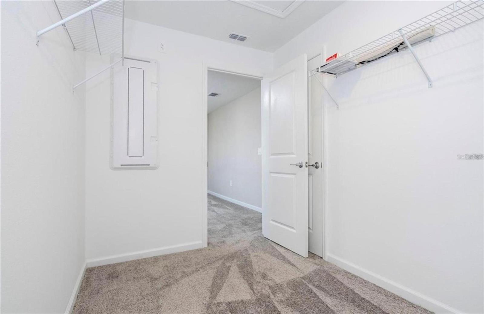 Image 17 of 31 For 13890 Title Way