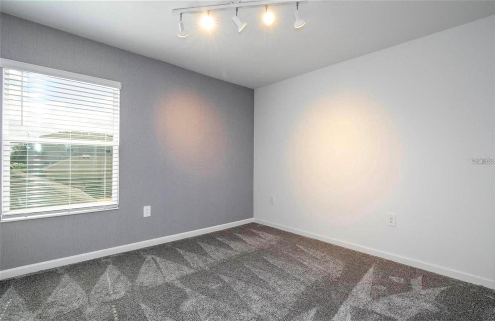 Image 19 of 31 For 13890 Title Way