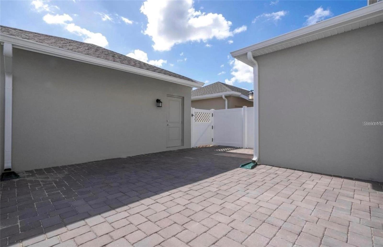 Image 27 of 31 For 13890 Title Way