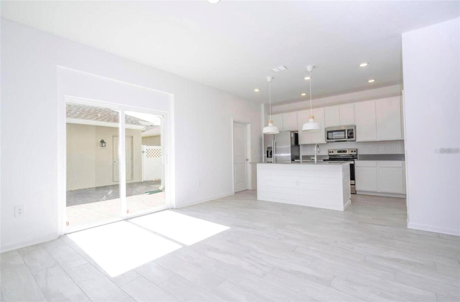 Image 5 of 31 For 13890 Title Way