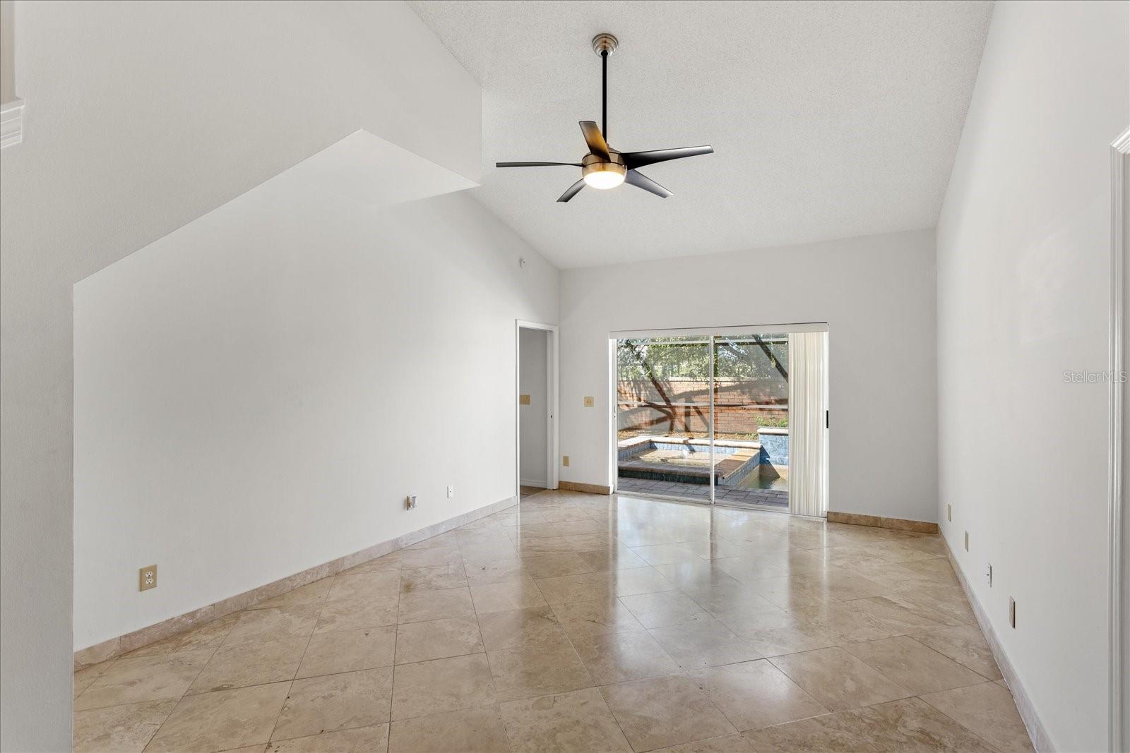 Image 11 of 32 For 13714 Huntwick Drive