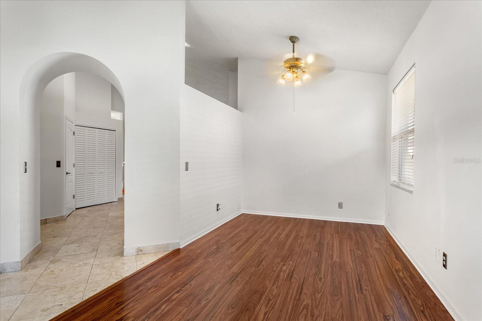 Image 4 of 32 For 13714 Huntwick Drive