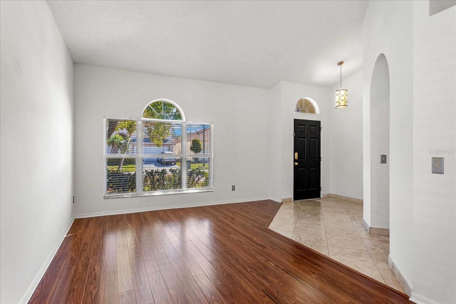 Image 5 of 32 For 13714 Huntwick Drive