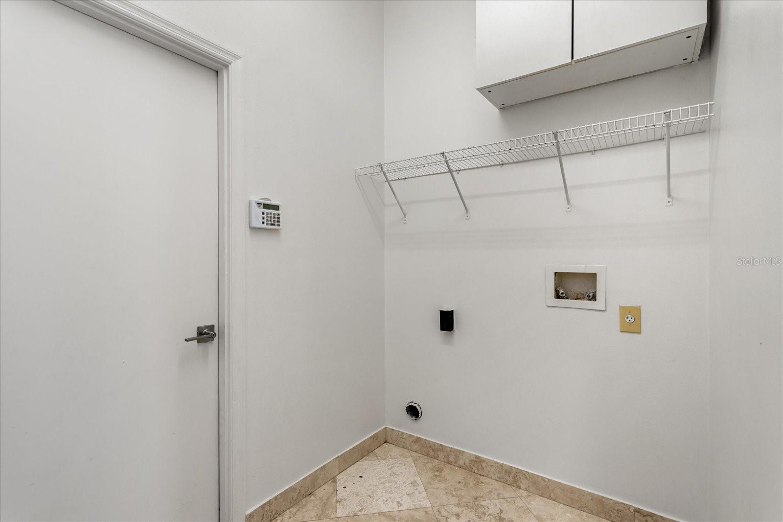 Image 8 of 32 For 13714 Huntwick Drive