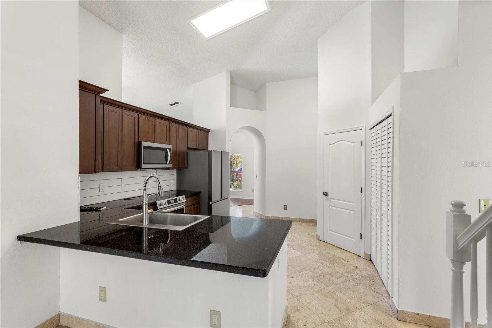 Image 9 of 32 For 13714 Huntwick Drive