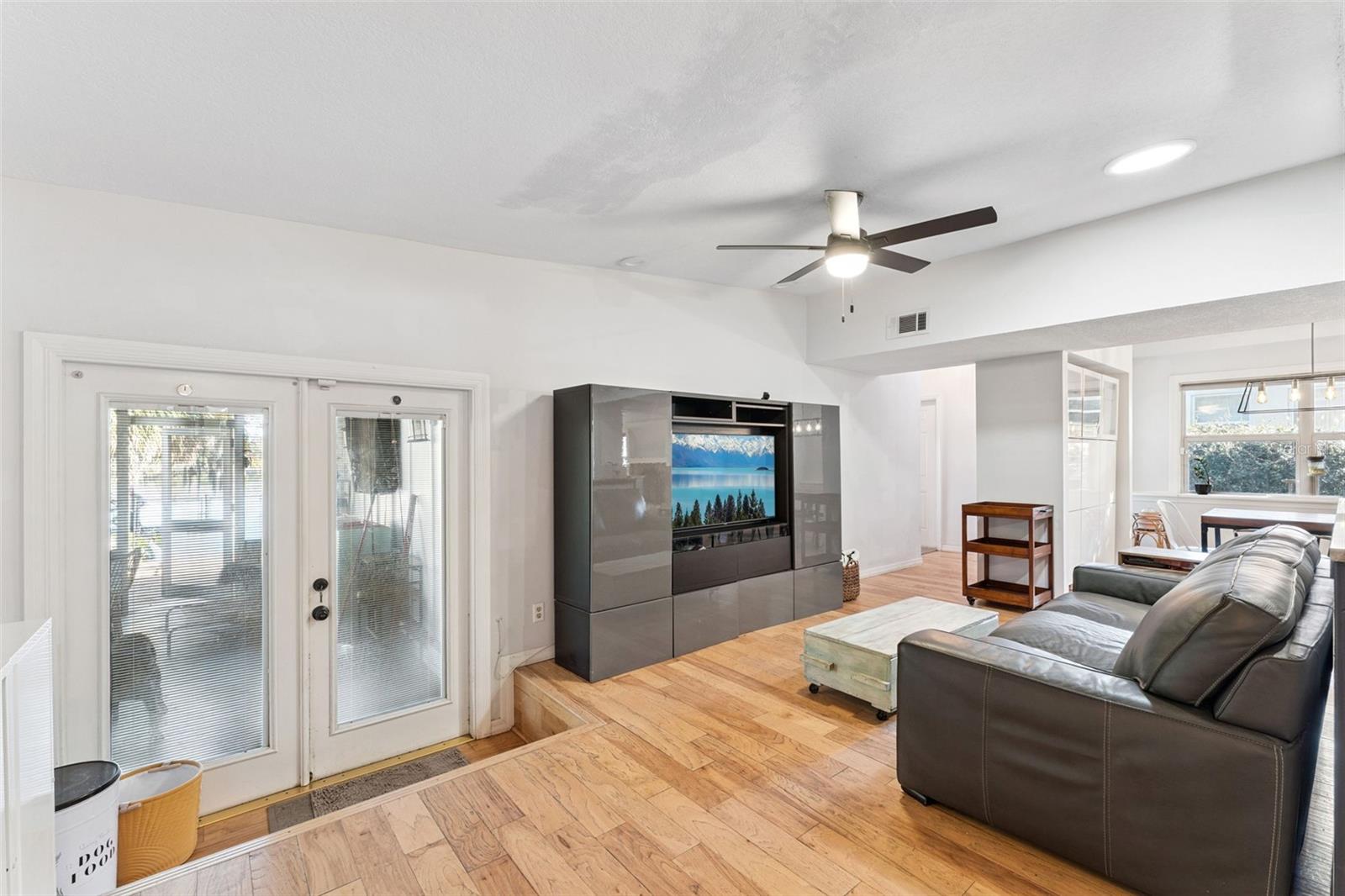 Image 5 of 45 For 9825 Lake Georgia Drive