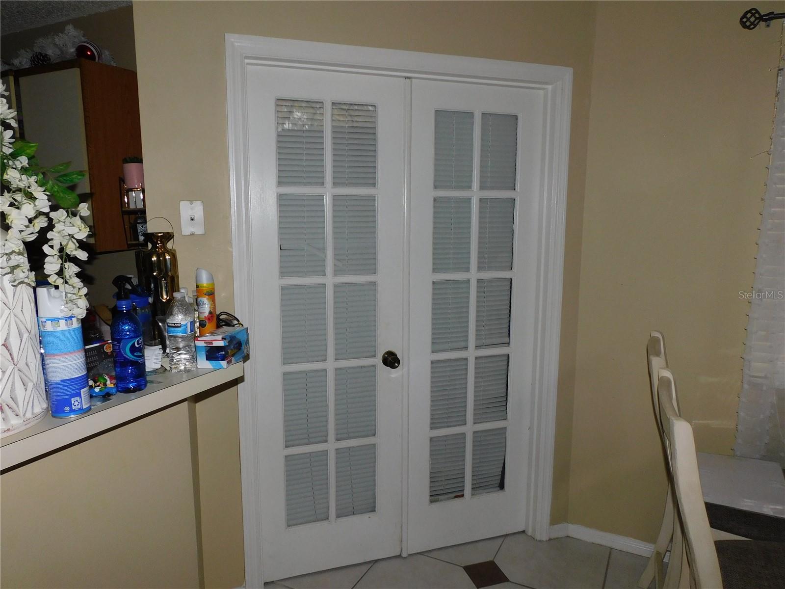 Image 6 of 9 For 575 Bloomington Court 28