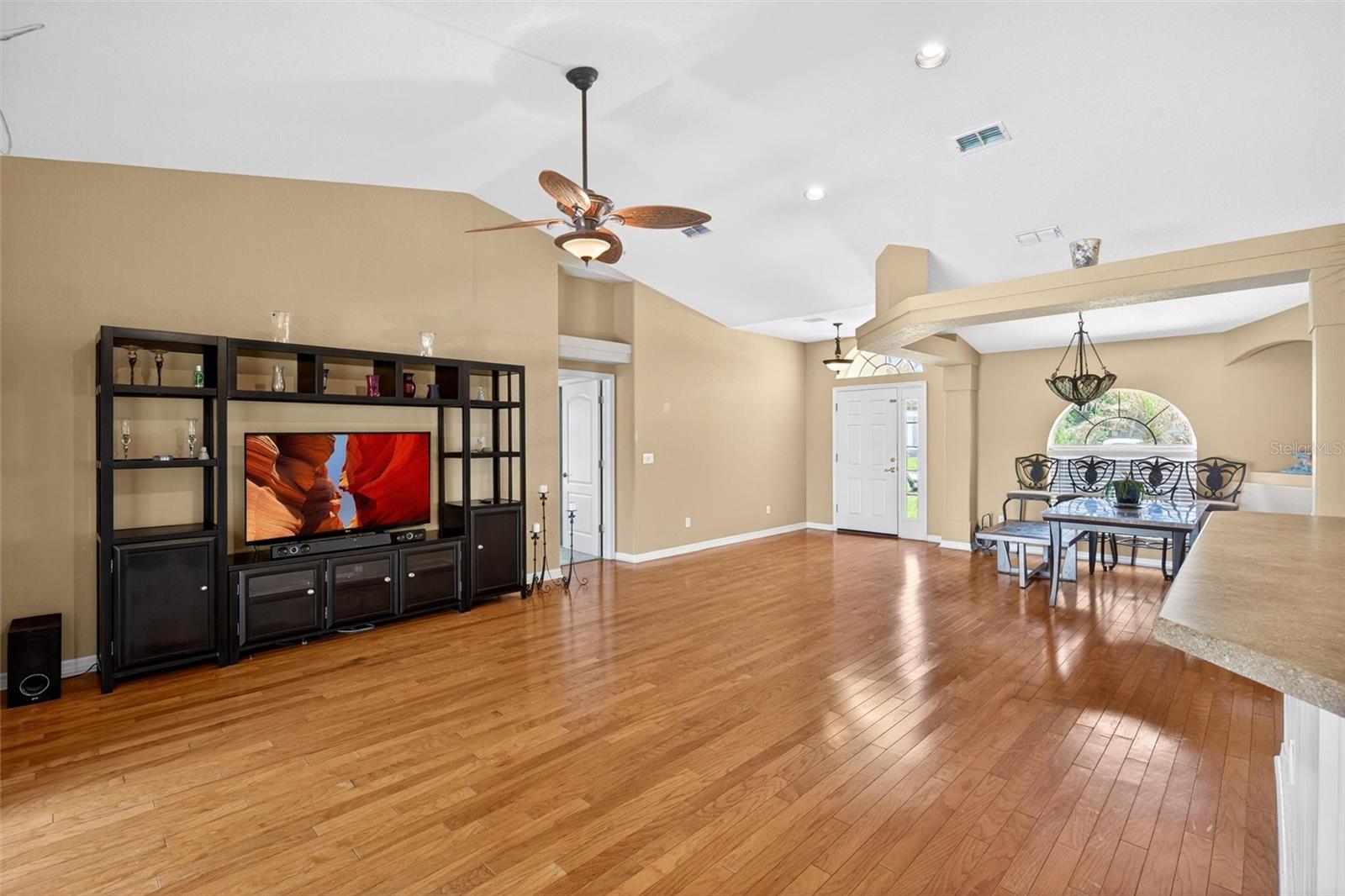 Image 14 of 73 For 423 Phillips Creek Lane