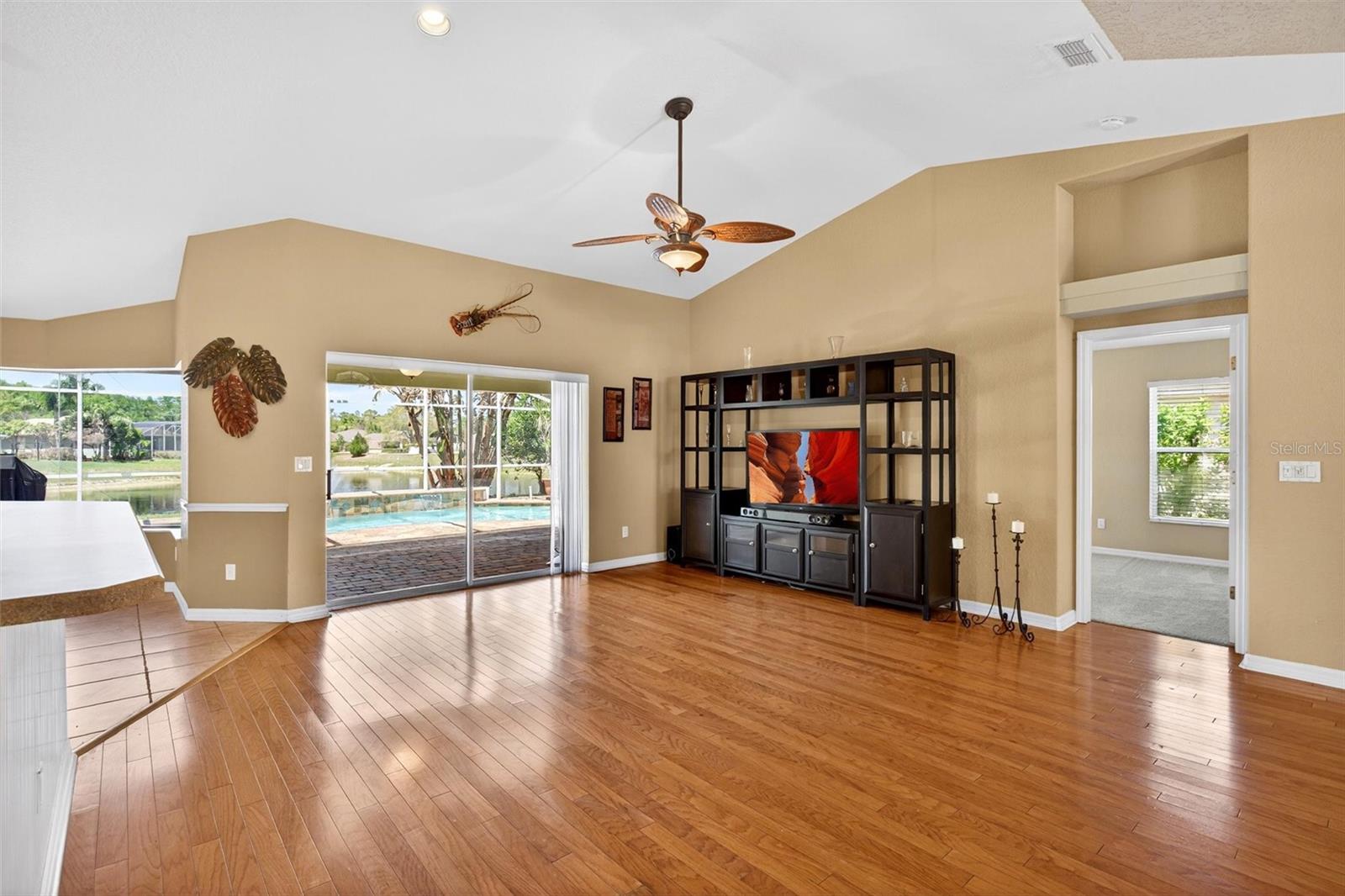 Image 15 of 73 For 423 Phillips Creek Lane