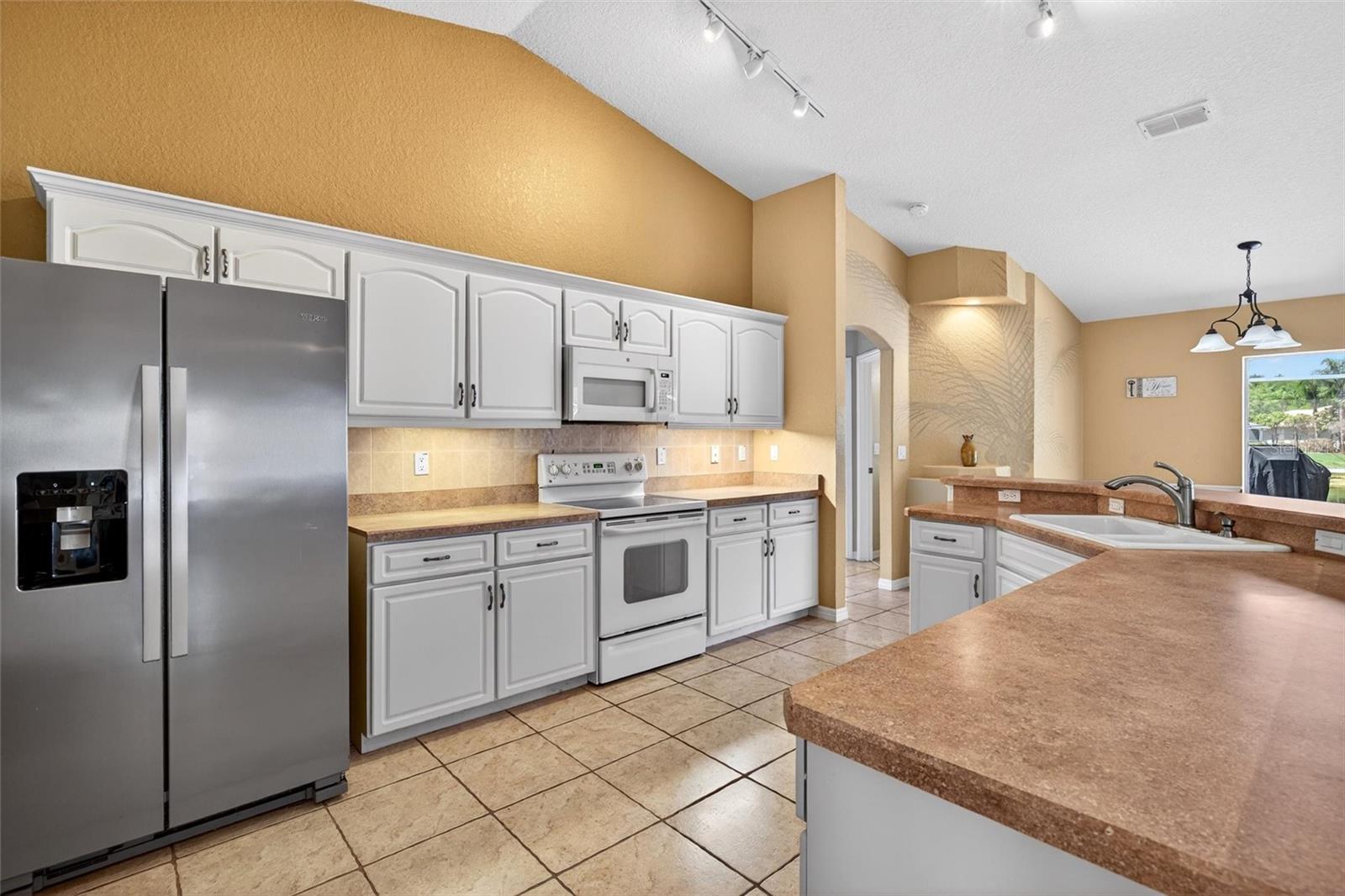 Image 18 of 73 For 423 Phillips Creek Lane