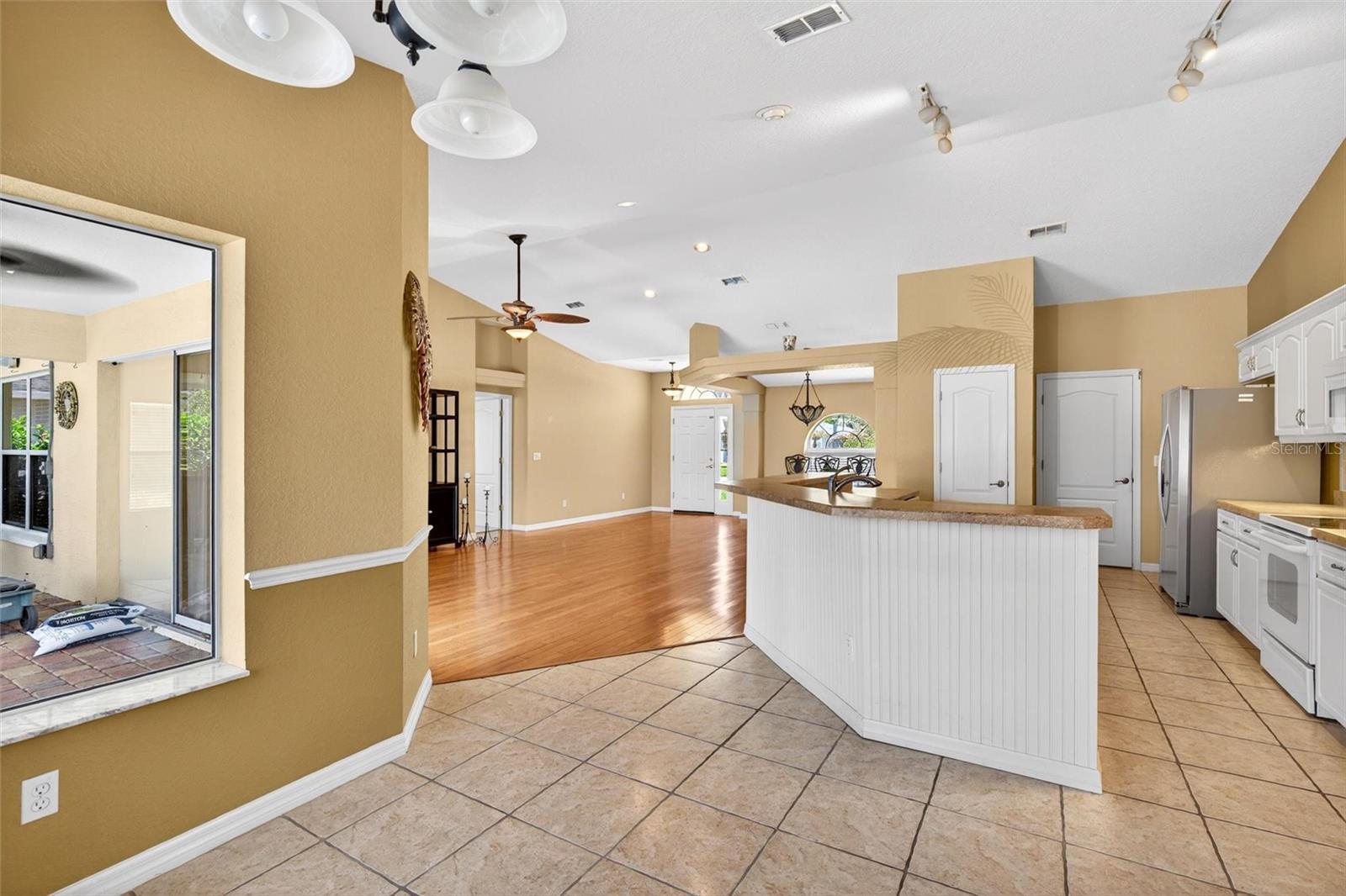 Image 26 of 73 For 423 Phillips Creek Lane