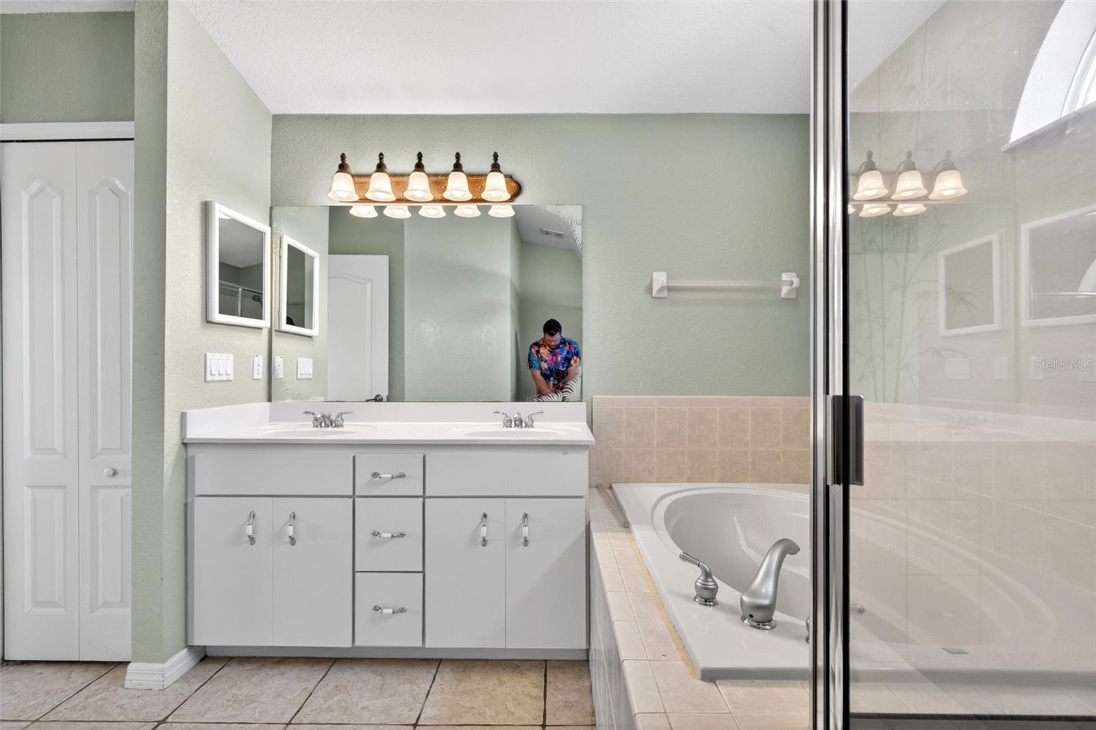 Image 34 of 73 For 423 Phillips Creek Lane