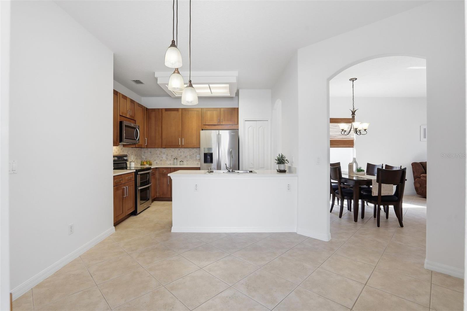 Image 10 of 45 For 3460 Capland Avenue