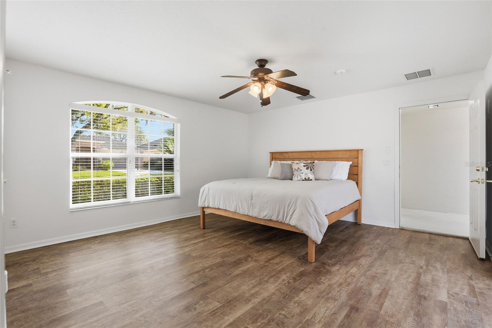 Image 26 of 45 For 3460 Capland Avenue