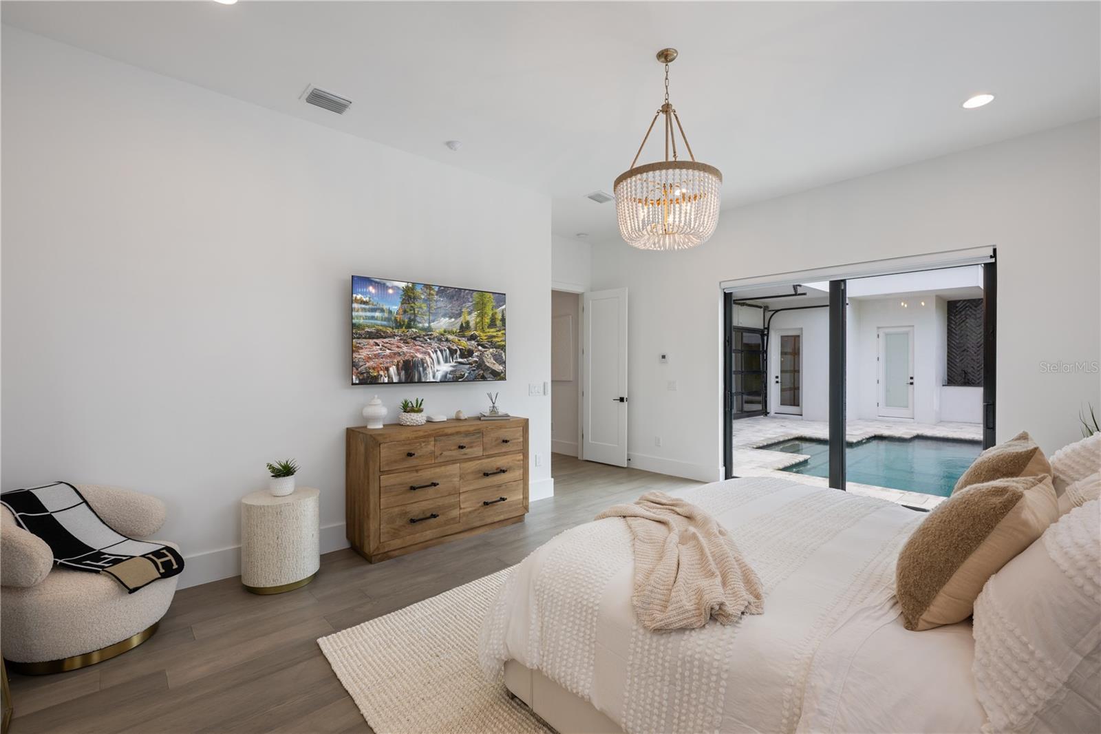 Image 25 of 62 For 2015 Park Avenue