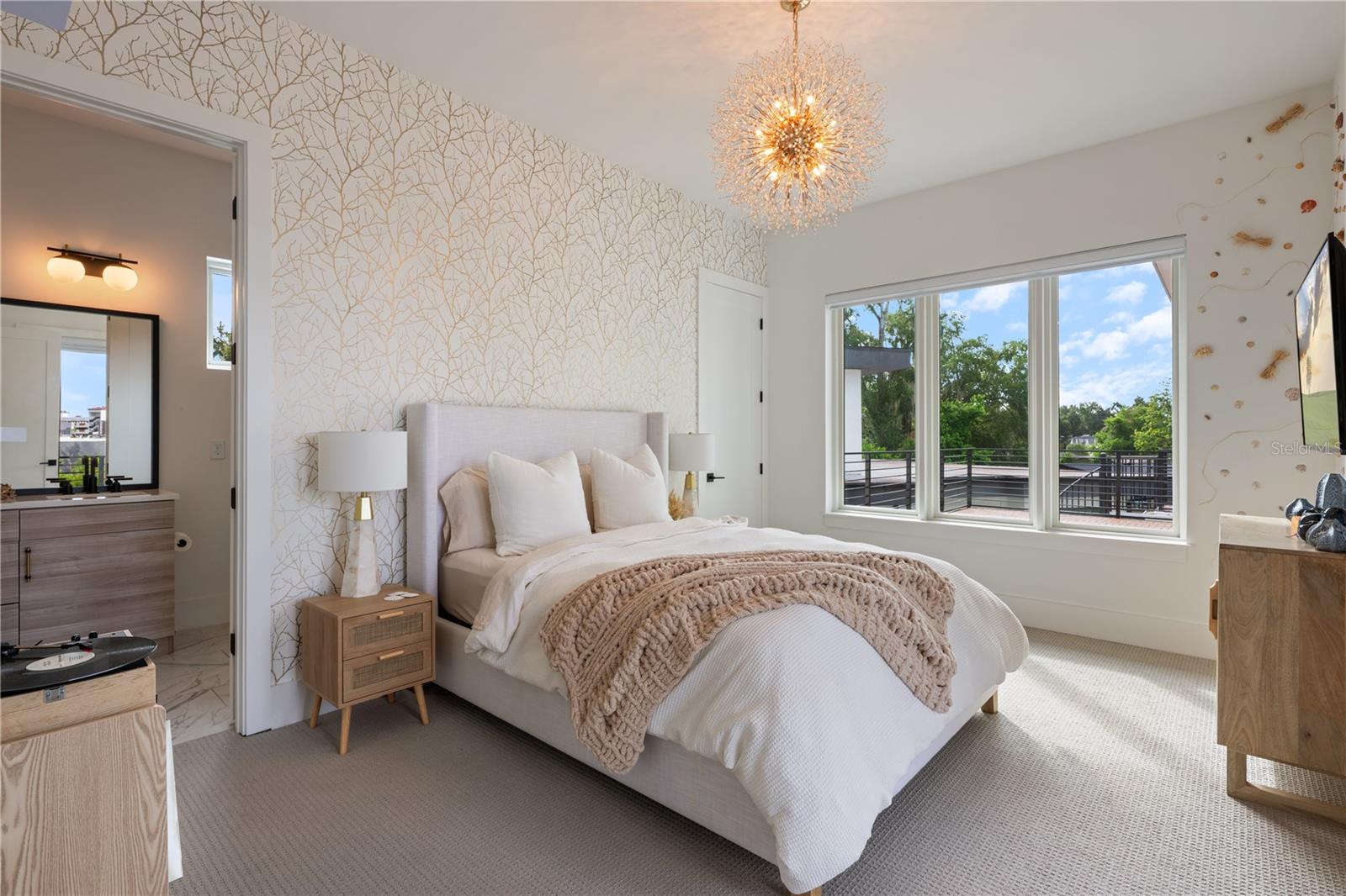 Image 37 of 62 For 2015 Park Avenue