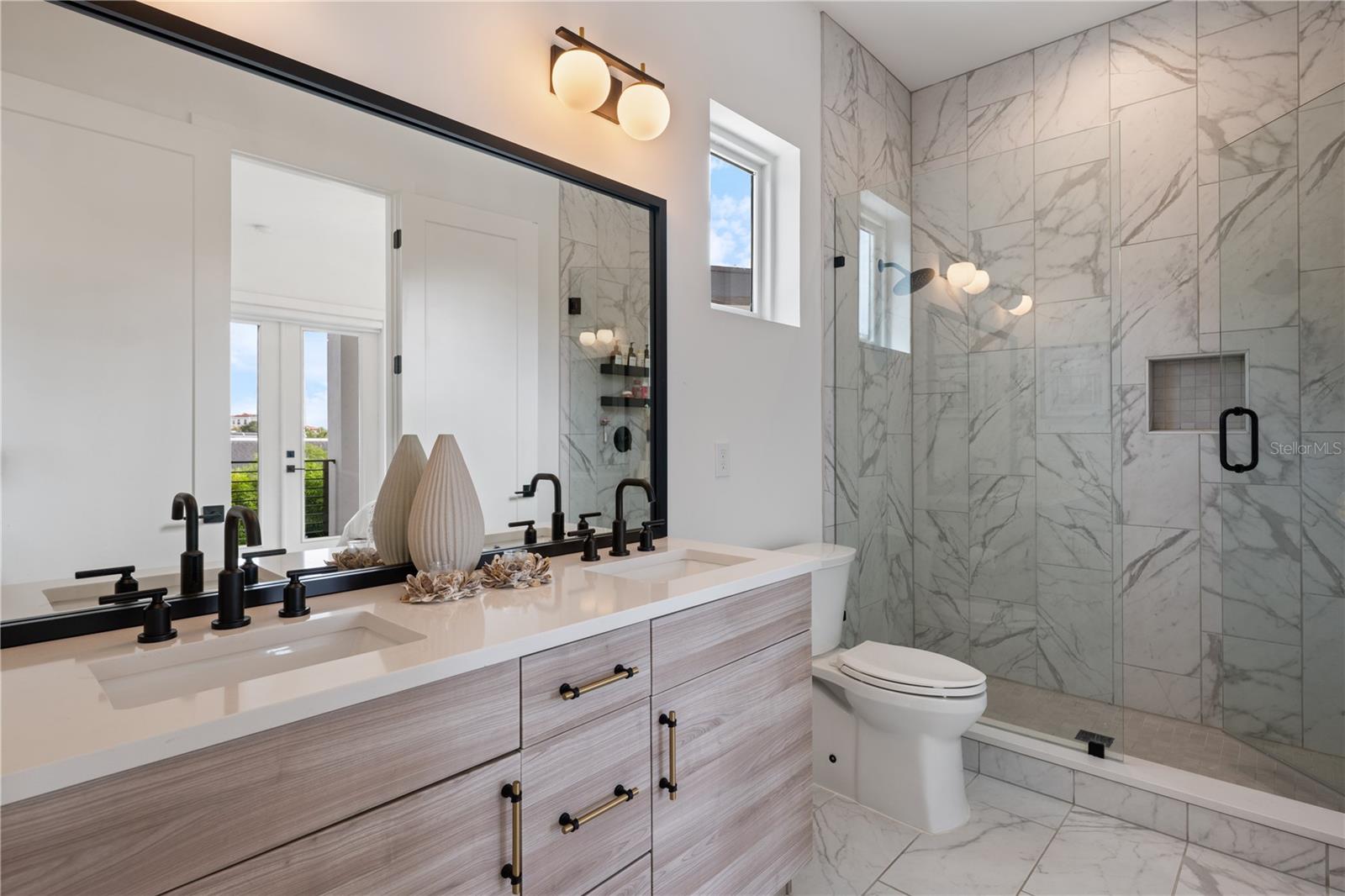 Image 38 of 62 For 2015 Park Avenue