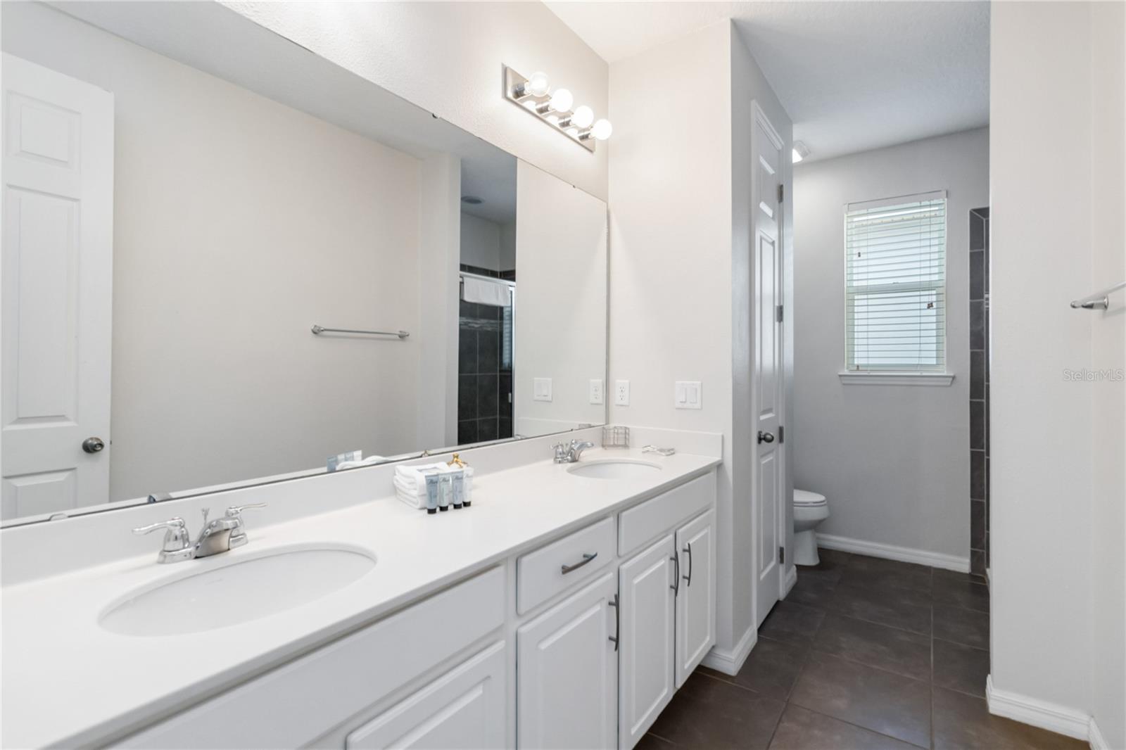 Image 28 of 47 For 1512 Nassau Point Trail